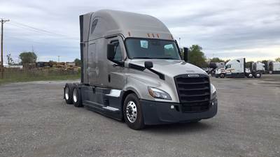 Freightliner Cascadia - 72" Raised Roof Double Bunk Sleeper, Detroit, Automatic, Battery Powered HVAC with Optimized Idle