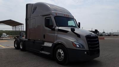 Freightliner Cascadia - 72" Raised Roof Double Bunk Sleeper, Detroit, Automatic, Optimized Idle