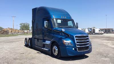 Freightliner Cascadia - 72" Raised Roof Double Bunk Sleeper w/ Lounge, Detroit, Automatic, Battery Powered HVAC with Optimized Idle