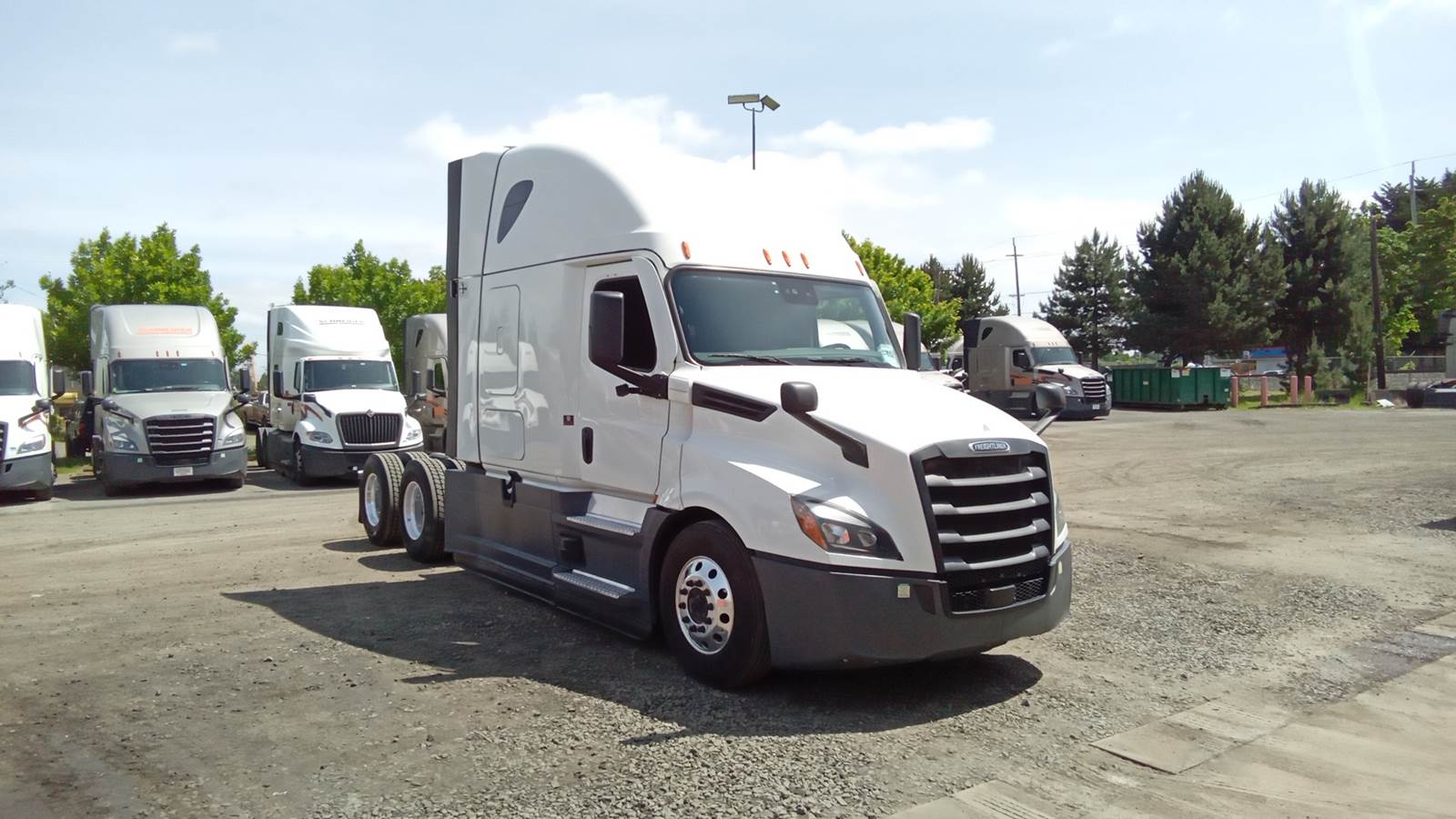 2023 Freightliner sleeper semi-truck