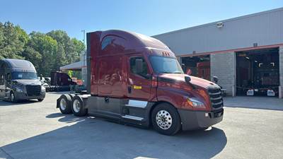 Freightliner Cascadia - 72" Raised Roof Double Bunk Sleeper, Detroit, Automatic, Battery Powered HVAC with Optimized Idle