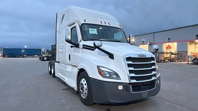 Freightliner Cascadia - 72" Raised Roof Double Bunk Sleeper, Detroit, Automatic, Battery Powered HVAC with Optimized Idle