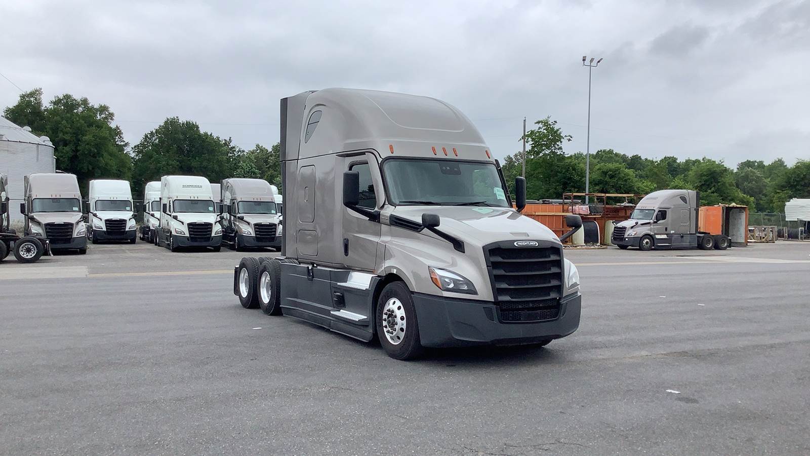 2024 Freightliner sleeper semi-truck