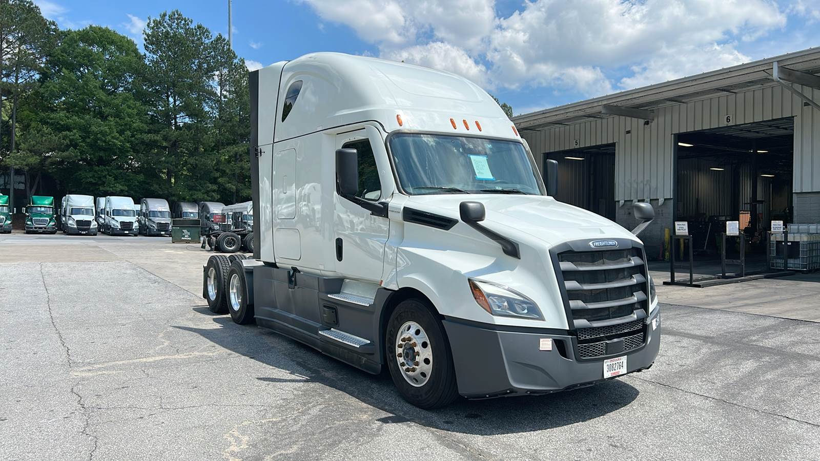 2022 Freightliner sleeper semi-truck
