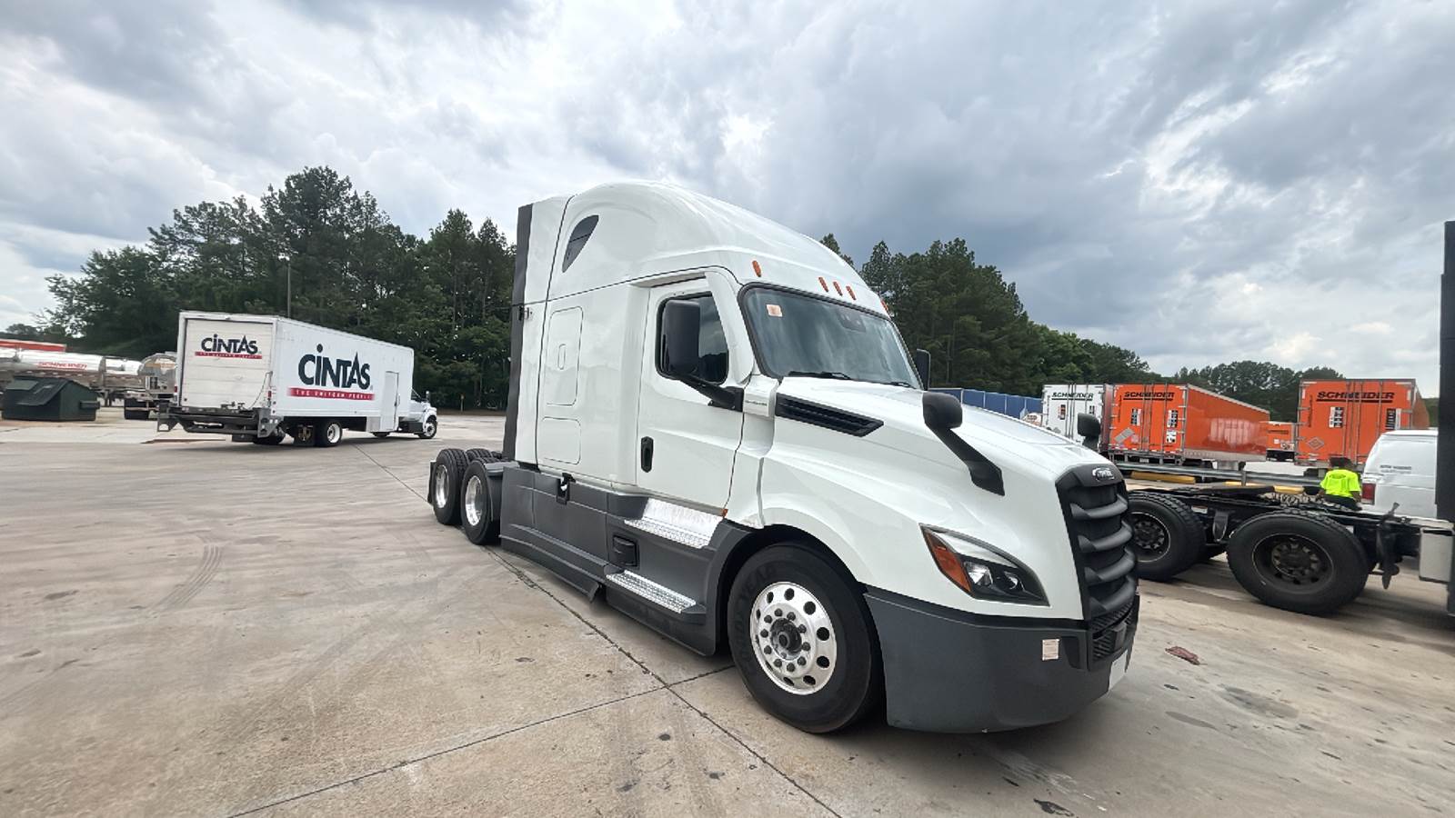 2022 Freightliner sleeper semi-truck