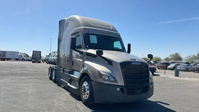 Freightliner Cascadia - 72" Raised Roof Double Bunk Sleeper, Detroit, Automatic, Battery Powered HVAC with Optimized Idle