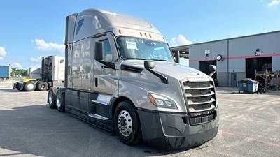 Freightliner Cascadia - 72" Raised Roof Double Bunk Sleeper, Detroit, Automatic, Battery Powered HVAC with Optimized Idle