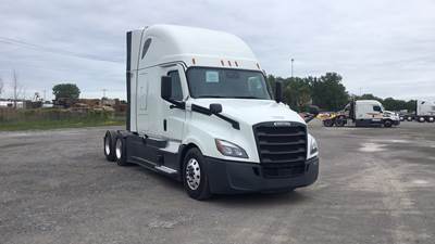 Freightliner Cascadia - 72" Raised Roof Double Bunk Sleeper, Detroit, Automatic, Battery Powered HVAC with Optimized Idle