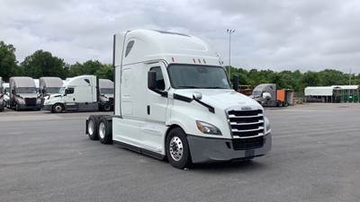 Freightliner Cascadia - 72" Raised Roof Double Bunk Sleeper, Detroit, Automatic, Battery Powered HVAC with Optimized Idle