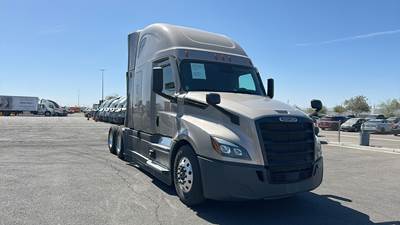 Freightliner Cascadia - 72" Raised Roof Double Bunk Sleeper, Detroit, Automatic, Optimized Idle