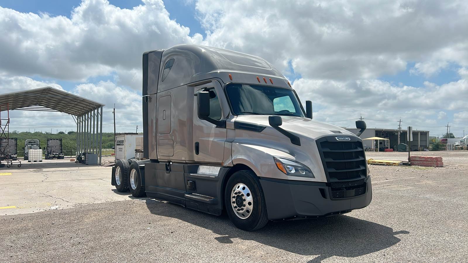 2025 Freightliner sleeper semi-truck