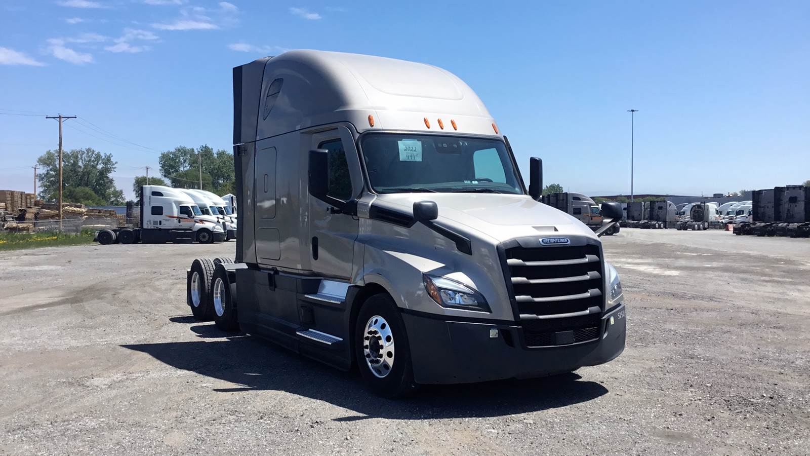2022 Freightliner sleeper semi-truck