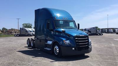 Freightliner Cascadia - 72" Raised Roof Double Bunk Sleeper, Detroit, Automatic, Battery Powered HVAC with Optimized Idle