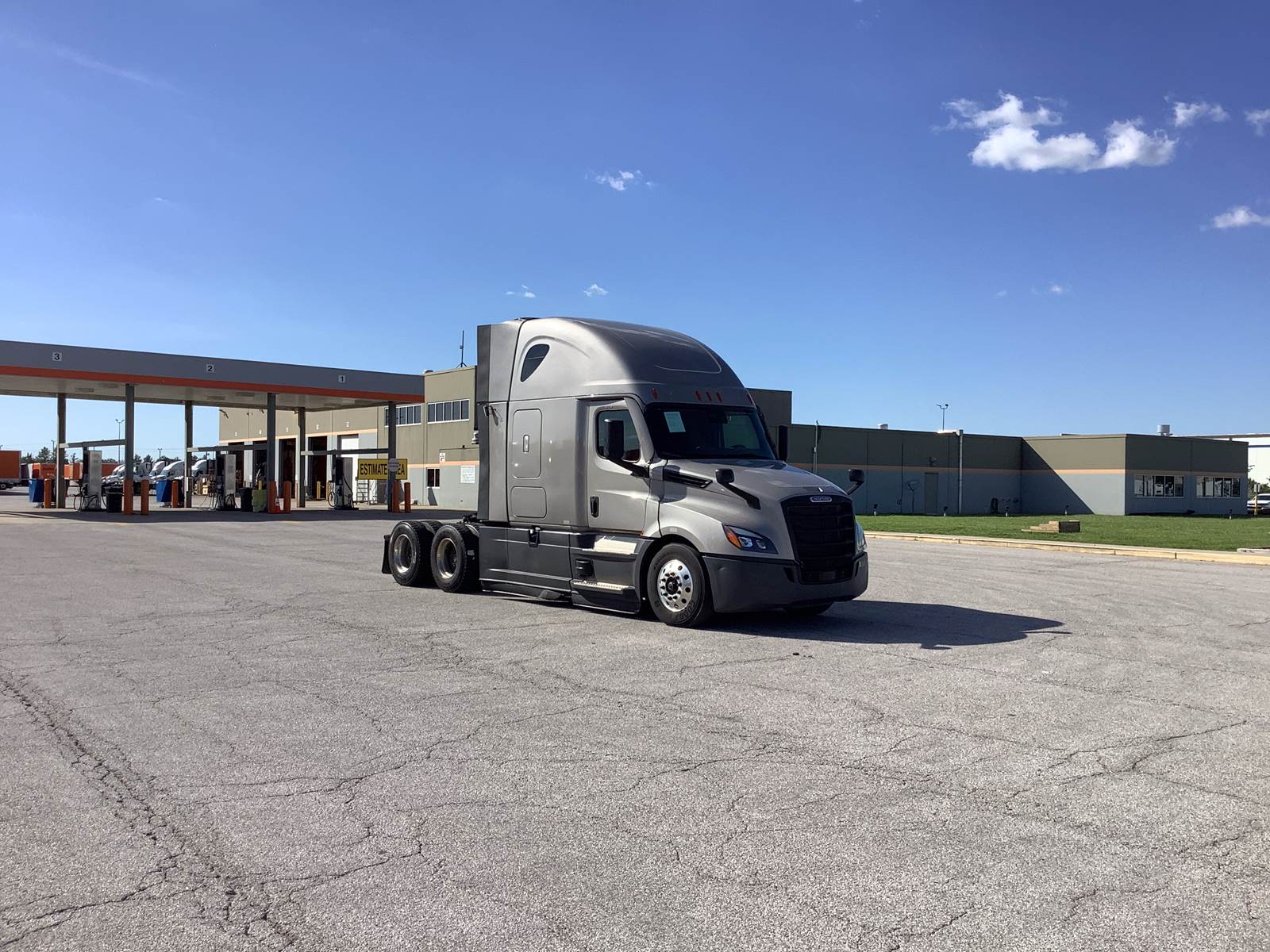 2024 Freightliner sleeper semi-truck