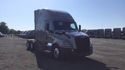 Freightliner Cascadia - 72" Raised Roof Double Bunk Sleeper, Detroit, Automatic, Battery Powered HVAC with Optimized Idle