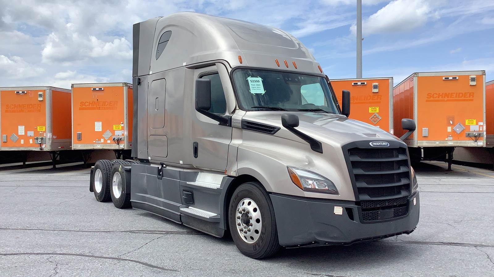 2022 Freightliner sleeper semi-truck