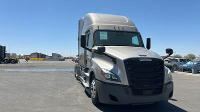Freightliner Cascadia - 72" Raised Roof Double Bunk Sleeper, Detroit, Automatic, Battery Powered HVAC with Optimized Idle