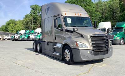 Freightliner Cascadia - 72" Raised Roof Double Bunk Sleeper, Detroit, Automatic, Battery Powered HVAC with Optimized Idle