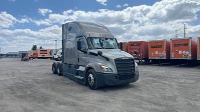 Freightliner Cascadia - 72" Raised Roof Double Bunk Sleeper, Detroit, Automatic, Battery Powered HVAC with Optimized Idle