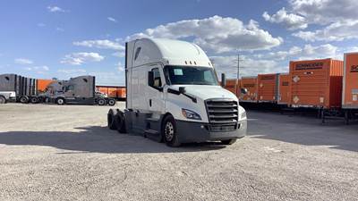 Freightliner Cascadia - 72" Raised Roof Double Bunk Sleeper, Detroit, Automatic, Battery Powered HVAC with Optimized Idle