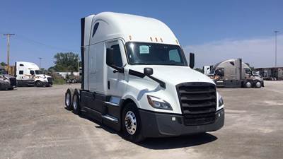 Freightliner Cascadia - 72" Raised Roof Double Bunk Sleeper, Detroit, Automatic, Battery Powered HVAC with Optimized Idle