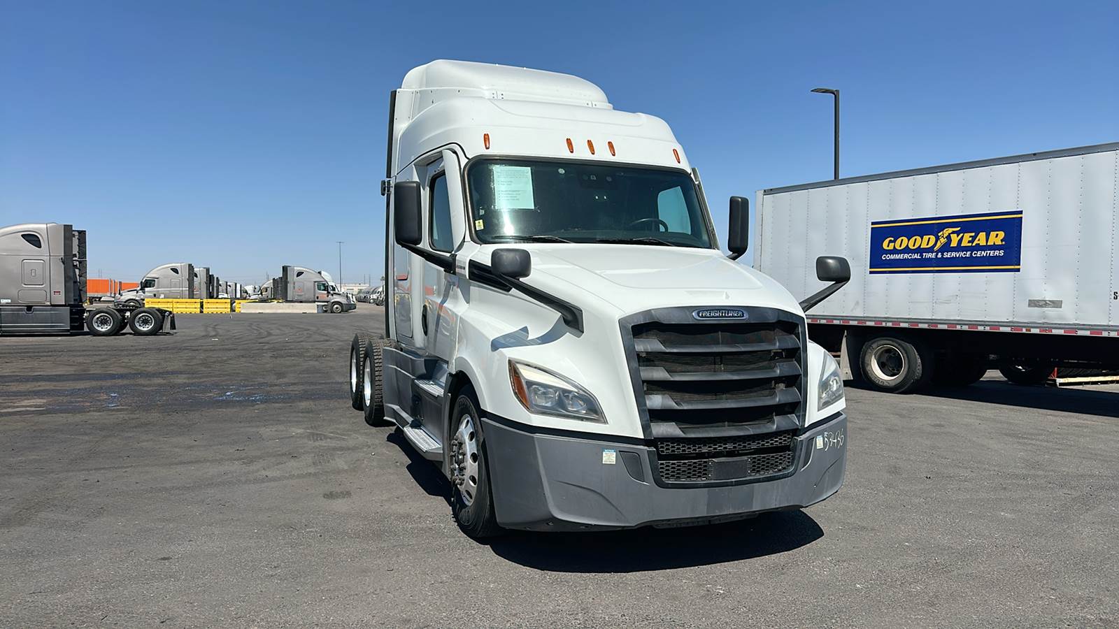 2022 Freightliner sleeper semi-truck