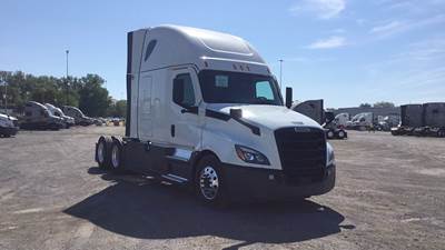 Freightliner Cascadia - 72" Raised Roof Double Bunk Sleeper, Detroit, Automatic, Optimized Idle