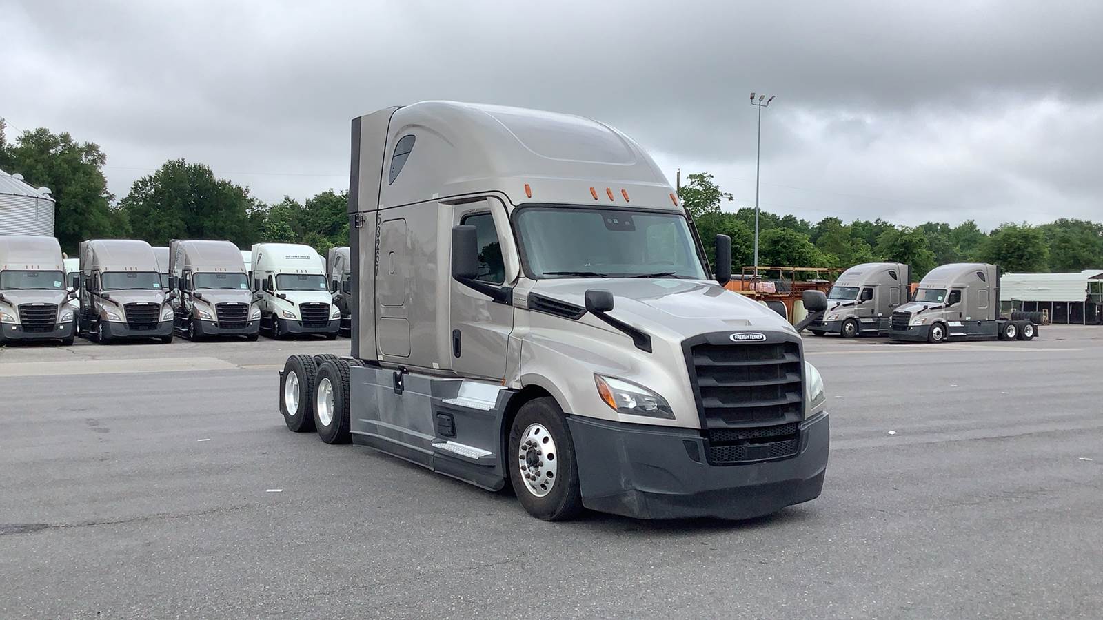 2022 Freightliner sleeper semi-truck