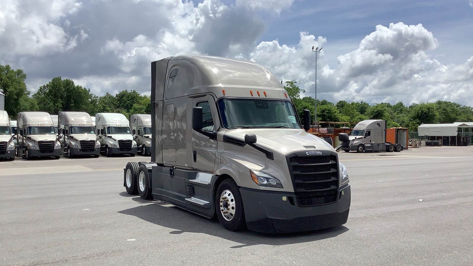 2023 Freightliner sleeper semi-truck