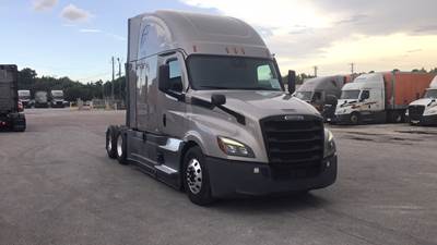 Freightliner Cascadia - 72" Raised Roof Double Bunk Sleeper, Detroit, Automatic, Battery Powered HVAC with Optimized Idle