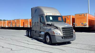 Freightliner Cascadia - 72" Raised Roof Double Bunk Sleeper, Detroit, Automatic, Optimized Idle