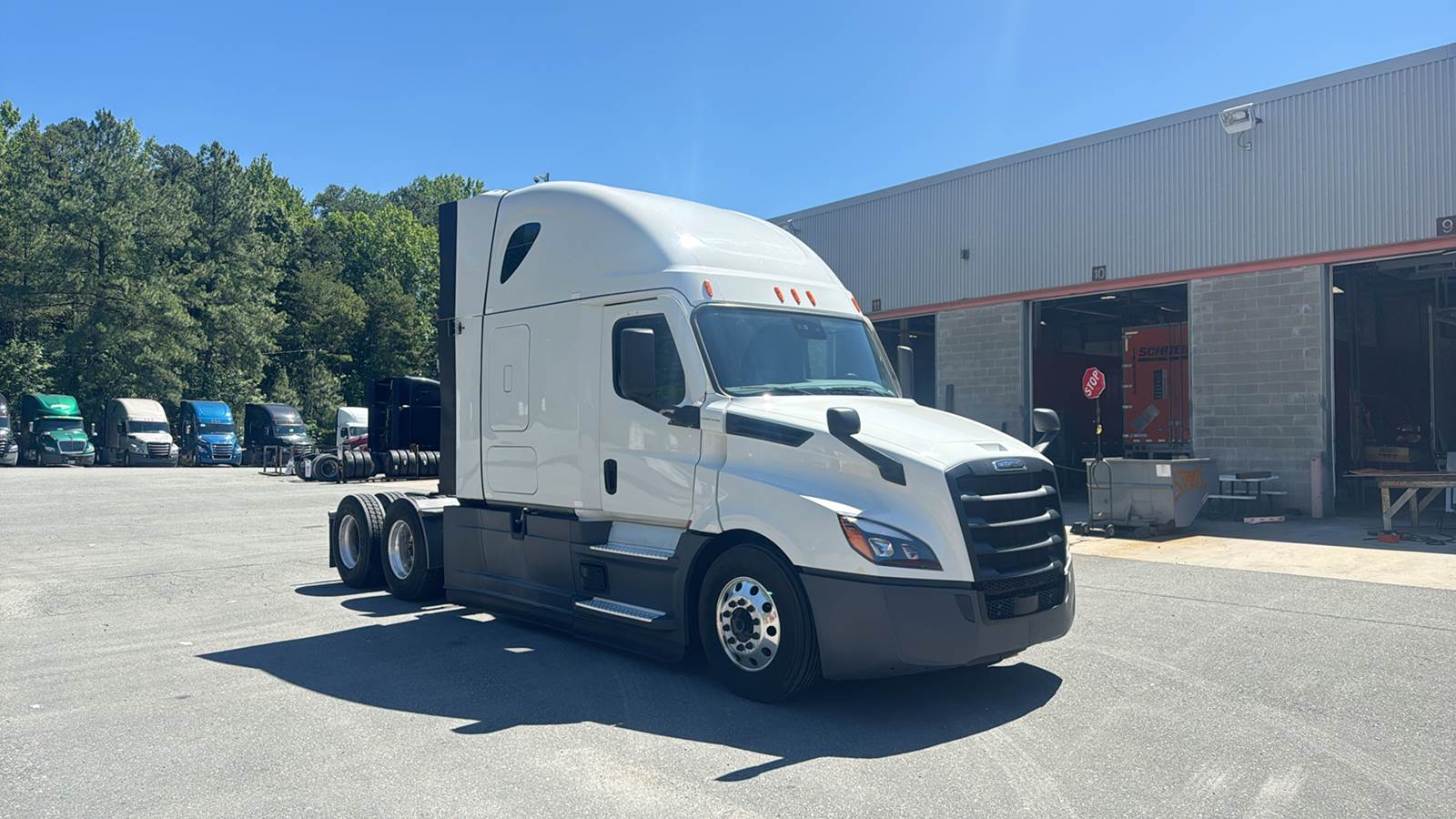 2022 Freightliner sleeper semi-truck