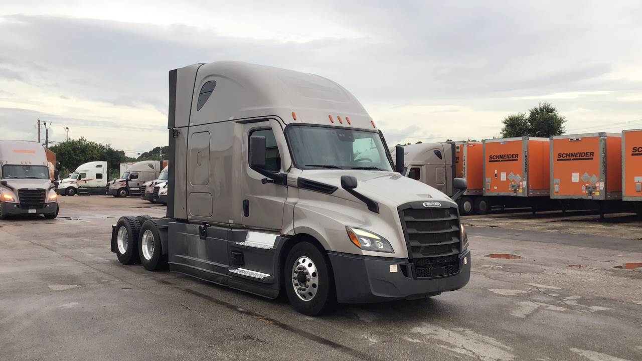 2022 Freightliner sleeper semi-truck