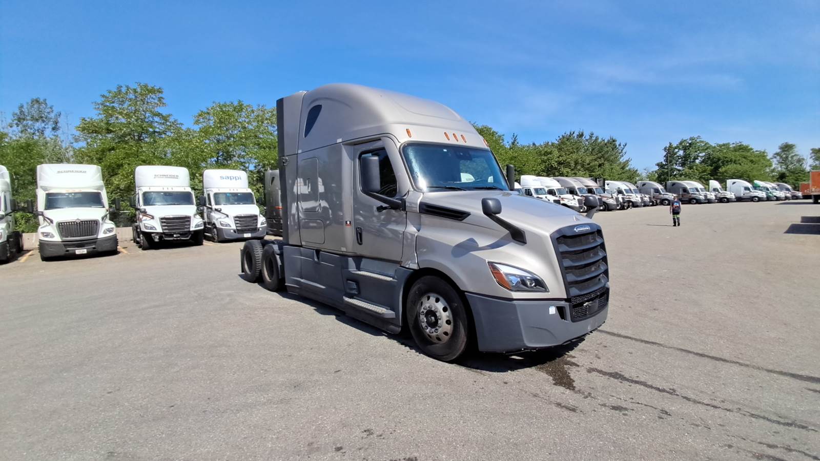 2023 Freightliner sleeper semi-truck