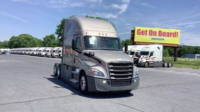 Freightliner Cascadia - 72" Raised Roof Double Bunk Sleeper, Detroit, Automatic, Battery Powered HVAC with Optimized Idle
