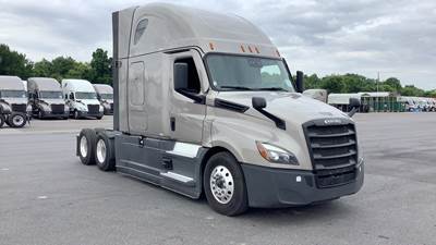 Freightliner Cascadia - 72" Raised Roof Double Bunk Sleeper, Detroit, Automatic, Battery Powered HVAC with Optimized Idle