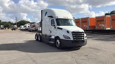 Freightliner Cascadia - 72" Raised Roof Double Bunk Sleeper, Detroit, Automatic, Battery Powered HVAC with Optimized Idle, MirrorEye Equipped