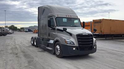 Freightliner Cascadia - 72" Raised Roof Double Bunk Sleeper, Detroit, Automatic, Battery Powered HVAC with Optimized Idle