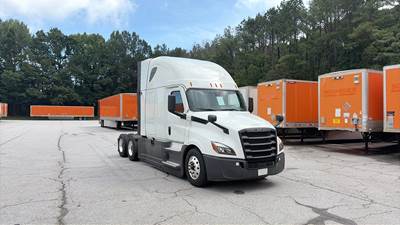 Freightliner Cascadia - 72" Raised Roof Double Bunk Sleeper, Detroit, Automatic, Battery Powered HVAC with Optimized Idle