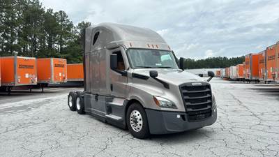 Freightliner Cascadia - 72" Raised Roof Double Bunk Sleeper, Detroit, Automatic, Battery Powered HVAC with Optimized Idle