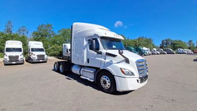 Freightliner Cascadia Sleeper Semi Truck - 60" Extra-Tall Roof, Detroit, Automatic