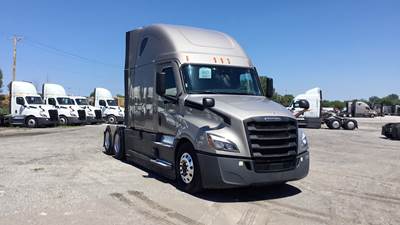 Freightliner Cascadia - 72" Raised Roof Double Bunk Sleeper, Detroit, Automatic, Battery Powered HVAC with Optimized Idle