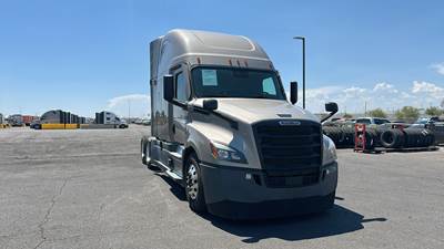 Freightliner Cascadia - 72" Raised Roof Double Bunk Sleeper, Detroit, Automatic, Battery Powered HVAC with Optimized Idle