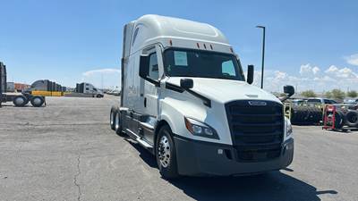 Freightliner Cascadia - 72" Raised Roof Double Bunk Sleeper, Detroit, Automatic, Battery Powered HVAC with Optimized Idle