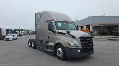 Freightliner Cascadia - 72" Raised Roof Double Bunk Sleeper, Detroit, Automatic, Battery Powered HVAC with Optimized Idle