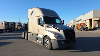 Freightliner Cascadia - 72" Raised Roof Double Bunk Sleeper, Detroit, Automatic, Battery Powered HVAC with Optimized Idle