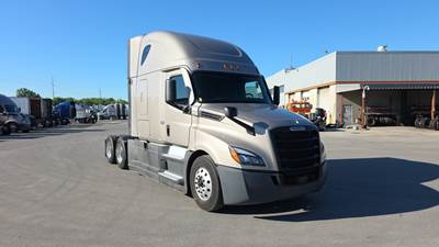 Freightliner Cascadia - 72" Raised Roof Double Bunk Sleeper, Detroit, Automatic, Battery Powered HVAC with Optimized Idle