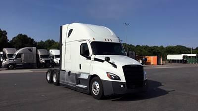 Freightliner Cascadia - 72" Raised Roof Double Bunk Sleeper, Detroit, Automatic, Battery Powered HVAC with Optimized Idle