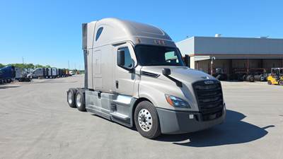 Freightliner Cascadia - 72" Raised Roof Double Bunk Sleeper, Detroit, Automatic, Battery Powered HVAC with Optimized Idle