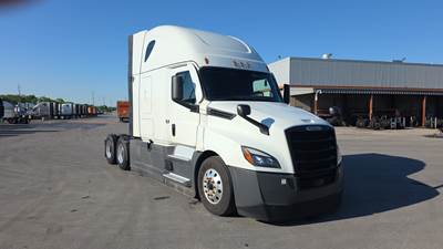 Freightliner Cascadia - 72" Raised Roof Double Bunk Sleeper, Detroit, Automatic, Battery Powered HVAC with Optimized Idle